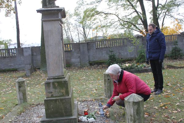 zapalono znicze na grobach nieznanych żołnierzy5