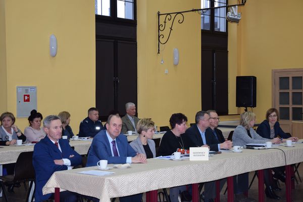 Podczas XXXI sesji Rady Miejskiej w Zelowie, która odbyła się 14 grudnia w Domu Kultury w Zelowie, został przyjęty zarówno budżet Gminy Zelów na 2018 rok jak i Wieloletnia Prognoza Finansowa na lata 2018-2026. Gmina Zelów, jako jedna z pierwszych gmin w województwie łódzkim, ma już uchwalony budżet na 2018 rok i Wieloletnią Prognozę Finansową na lata 2018-2026.5