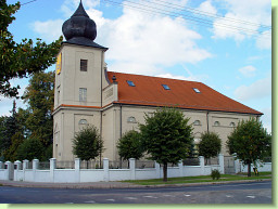 Kościół ewangelicko-reformowany w Zelowie.jpg